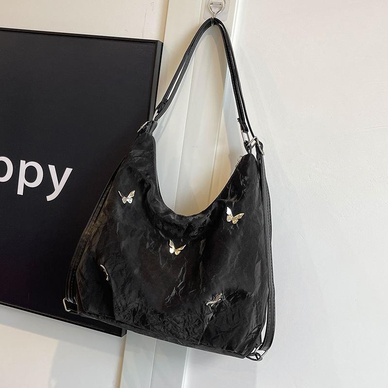 

Сумка-тоут большой вместимости женская 2025 новая высококлассная нишевая на плечо, сумка-мессенджер, рюкзак для поездок чёрный