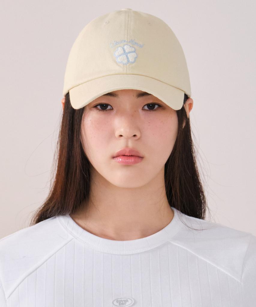 COVERNAT WOMAN Clover Heart Boucle Embroidery Ball Cap Yellow