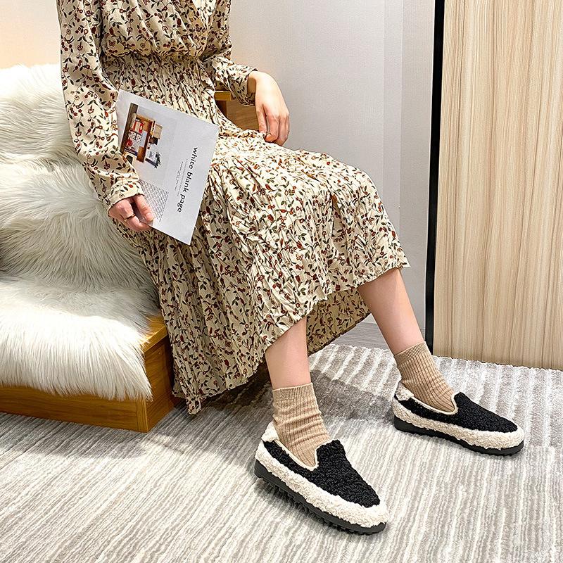 Mixed Color Lambfur Flat Shoes Woman Thicken Padded Warm Plush Winter Loafers Round Toe Anti -Slip Rubber Flats Furry Espadrilles