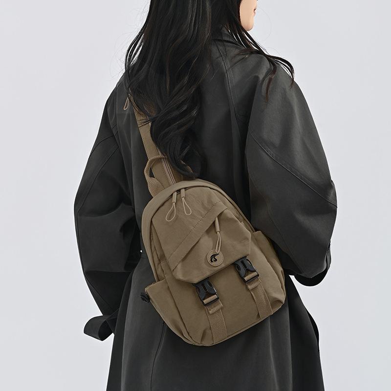 Sac à dos multifonctionnel pour femme Grande capacité Sac bandoulière poitrine pour extérieur et trajet