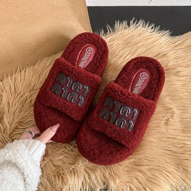 Internet celebrities star with the same hair slippers women wear 2025 new autumn heightened thick bottom black cashmere cotton mop