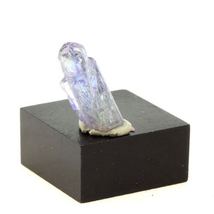 Pierres et Minéraux. Tanzanite. 3.85 ct. Merelani Hills, Lelatema Mts, Tanzanie.