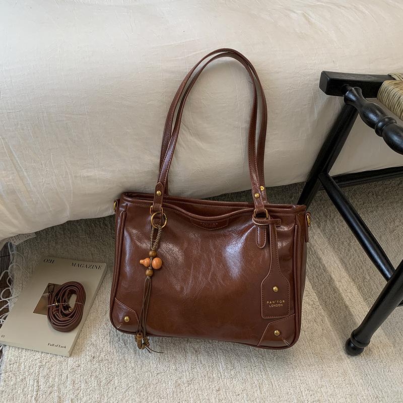 

Премиальная портативная сумка-тоут для通勤, женская, новая 2025, ретро, на плечо, под мышку, повседневная, универсальная сумка-мессенджер коричневый