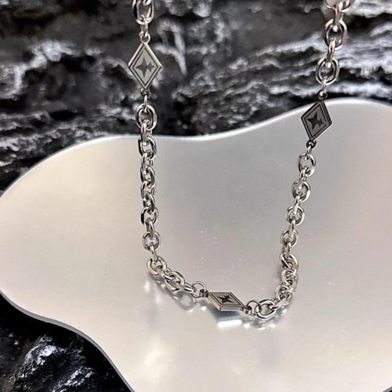 

Rhombus Mangxing Necklace Men s Wang Jiaer Splicing Titanium Steel Clavicle Chain Trendy Brand Versatile Student Summer Accessories