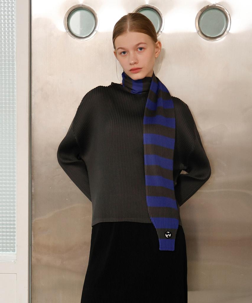Waiowai Striped Scarf Pleated T-Shirt_Charcoal