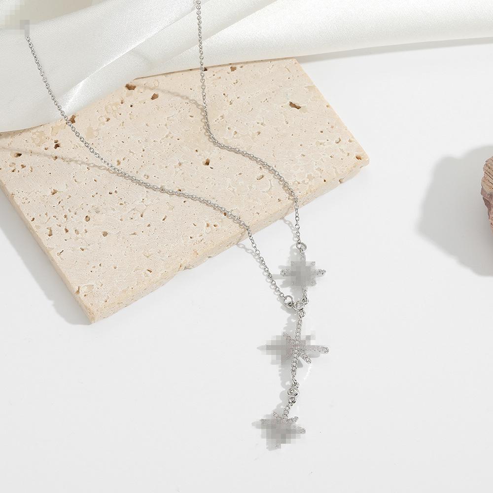 Elegant Two-Tone Star Necklace for Women - European & American Style, Sparkling and Versatile, Perfect Clavicle Chain Jewelry.