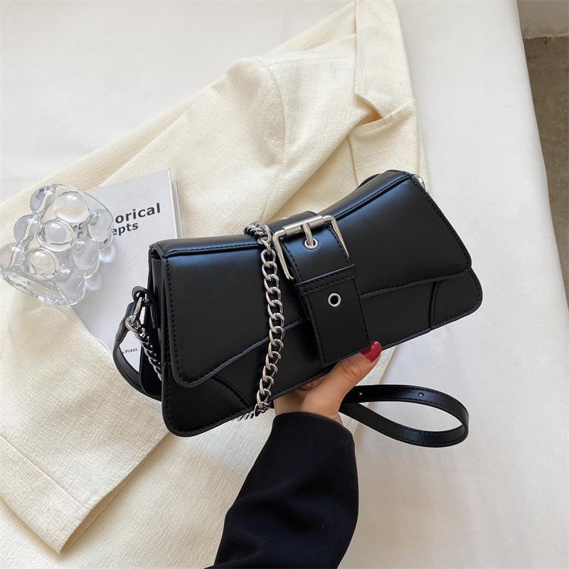 

Niche design casual baguette bag autumn and winter new trend shoulder bag 2025 fashion personality women s messenger bag