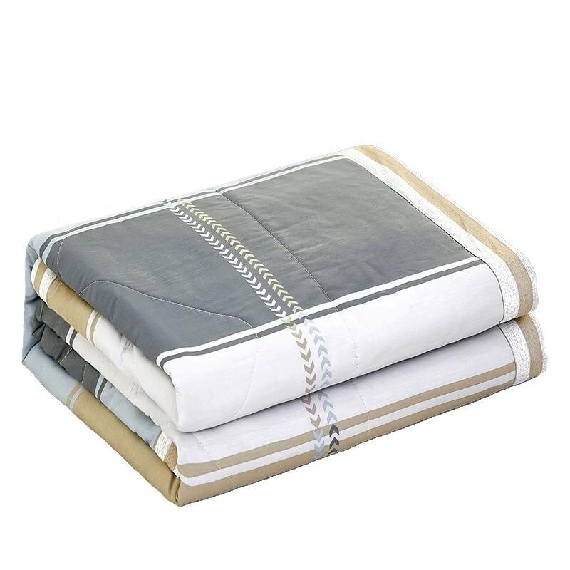 Brangdy Lightweight Summer Air Conditioning Quilt