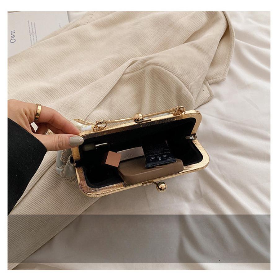 Chinese Style Embroidered Clutch Bag Silk Women's Fashion Shoulder Crossbody Bag with Shell Lock Chain