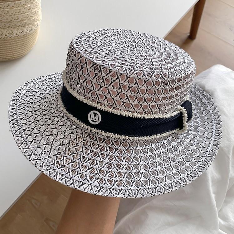 French Small Fragrant Black and White Hollow Flat Top Straw Hat Women's Summer British Style Temperament Top Hat Travel Vacation Sun Protection Hat