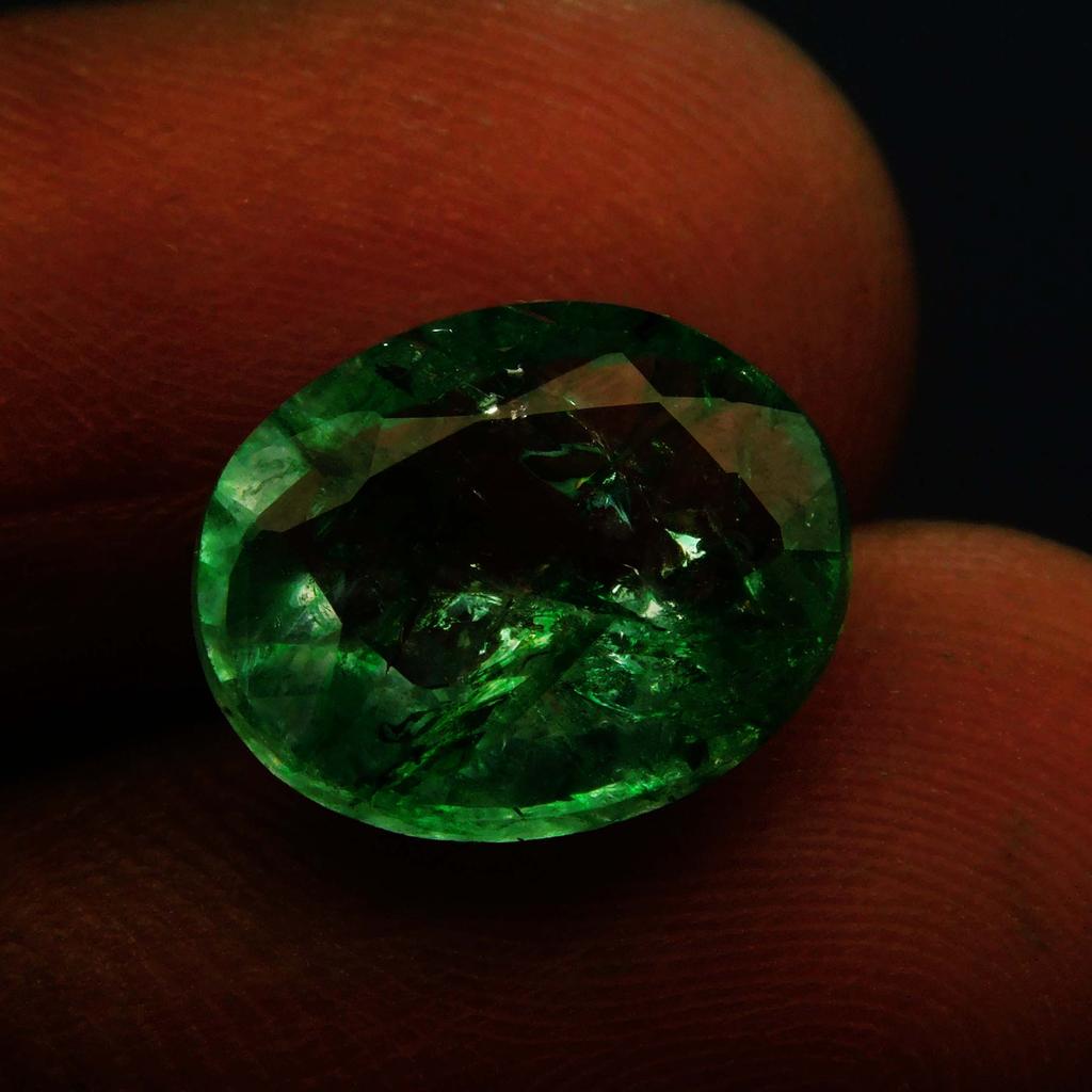 Natural Green Emerald Loose Gemstone Jewelry Making 7 ct Muzo Oval Cut for Jewelry Making and Crafts