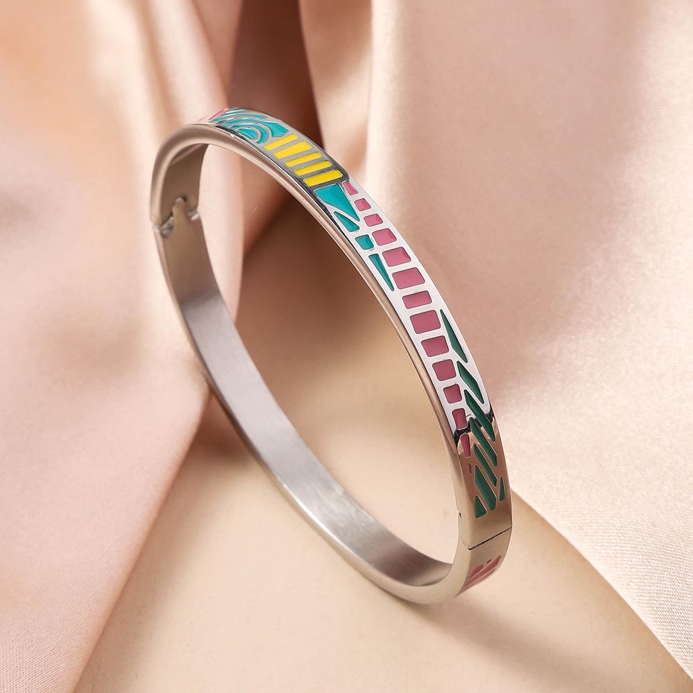 

Geometric Enamel Bracelet: Women s European & American Style, 18K Gold-Plated Titanium Steel