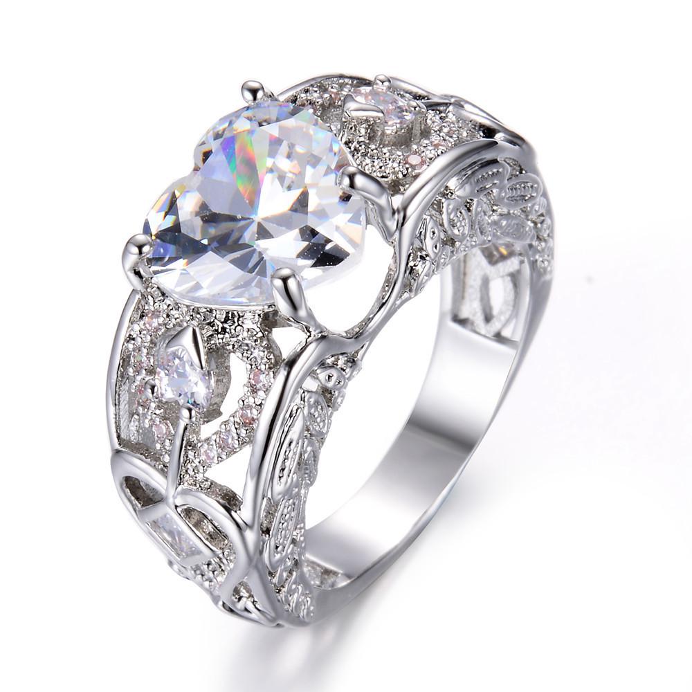 Natural Heart-Shaped Diamond-Inlaid Ruby Ring Heart-Shaped Crystal Engagement Ring Personalized Hollow-Out Ring Accessory