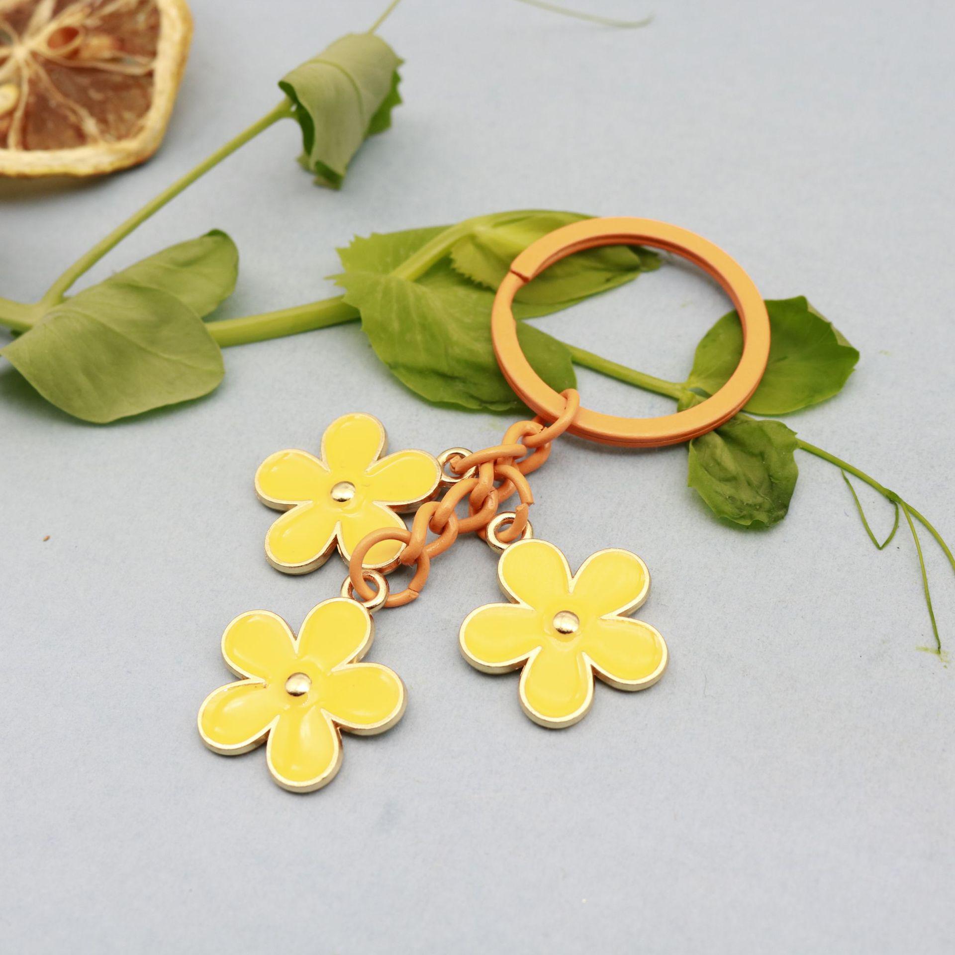 Colorful Flower Bag Charm Metal Keychain Pendant жёлтый