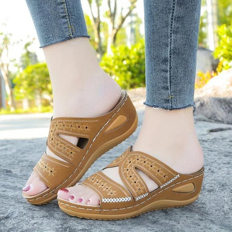 Sommer Neue Damen Casual Keilsandalen Lässige Zehensandalen Vintage Rutschfestes Leder Lässige Damen Plateau Retro Schuhe