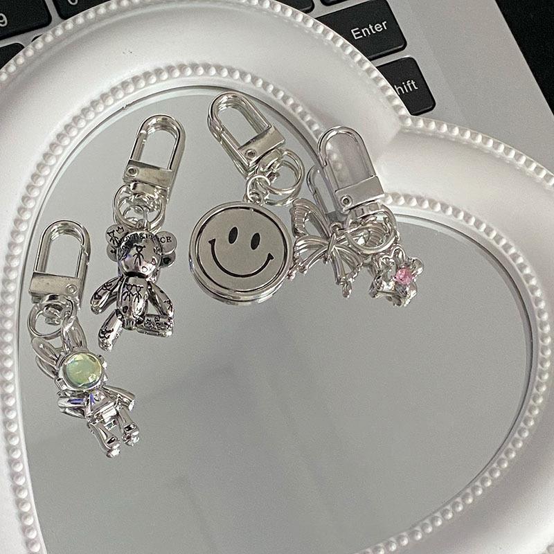 Personality Cool Crowe Heart Cross Key Chain Creative Revolving Smiley Face Bag Pendant For Lovers Gift