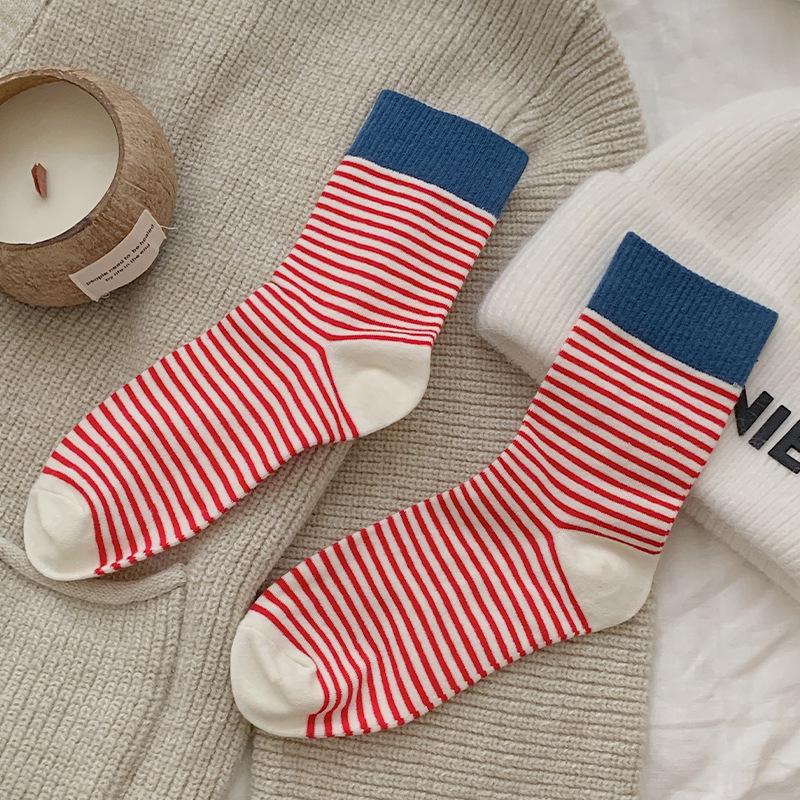Women's Striped Mid-Tube Socks - Trendy Autumn/Winter Outdoor Retro Japanese Style for Students