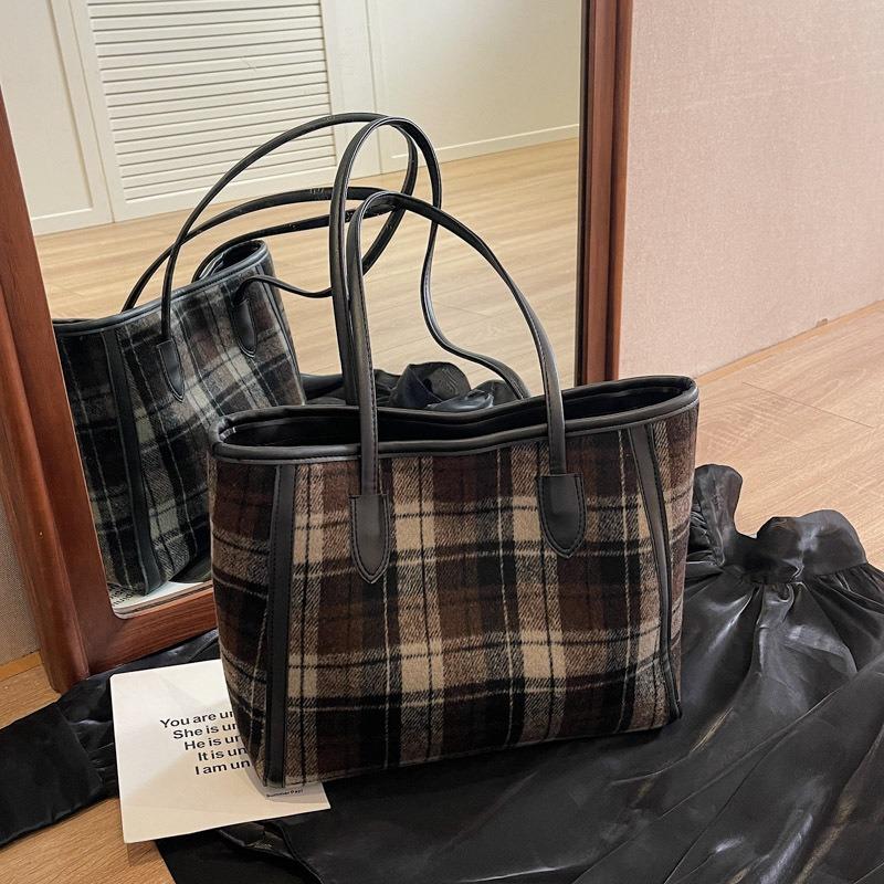 Woolen plaid large-capacity bag women's new autumn and winter versatile casual shoulder bag commuter tote bag