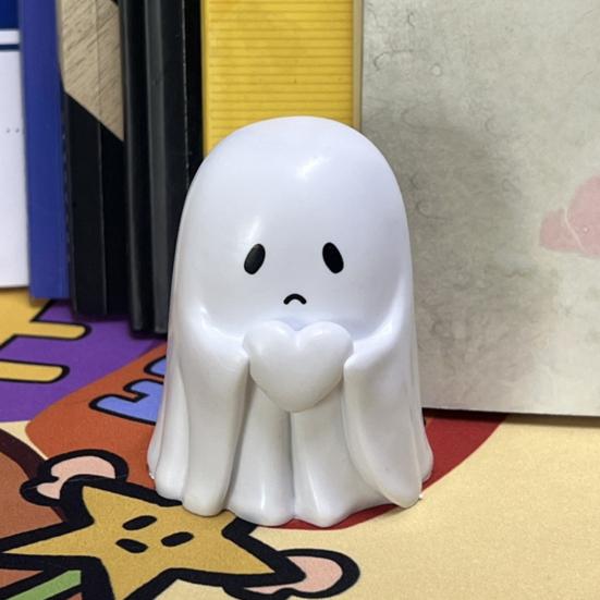 Halloweenská figurka ducha Mini roztomilý duch Netopýr Srdce Socha Pryskyřice Stolní ozdoby pro Domov Kancelář Stolní dekorace