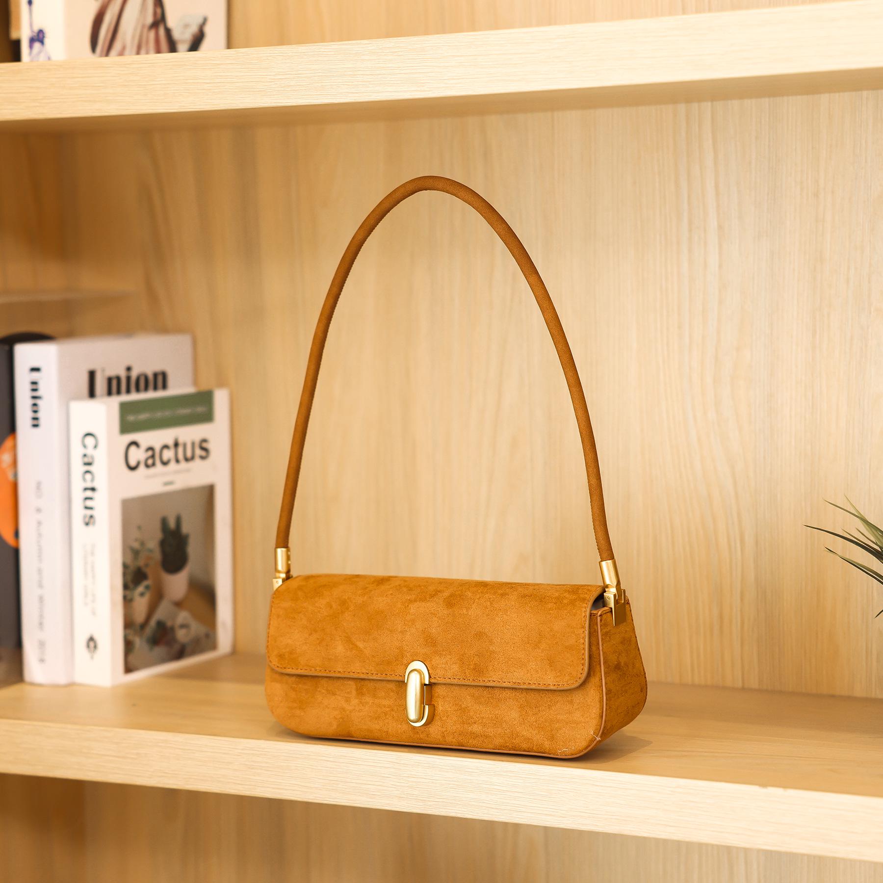 

2024 Korean High-End Armpit Bag: Women s Autumn/Winter Shoulder Handbag