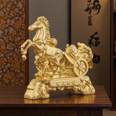 Ornamento de Cavalo Acabamento Dourado Versátil Estatueta de Cavalo Símbolo de Força Sucesso Zodíaco Estátua de Resina Decoração de Casa