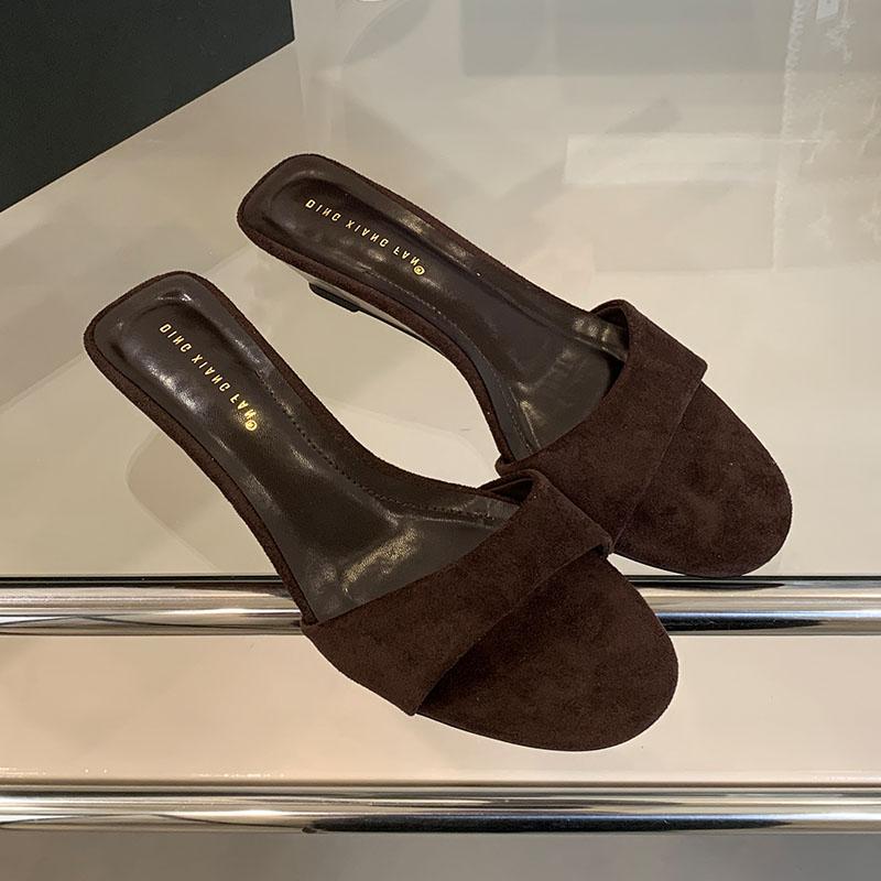 Mode Flock Mode Runde Zehenpartie Damen Keilabsatz Hausschuhe Sandalen Schuhe Luxus Damen Pantoletten Schuhe Sexy Damen Hausschuhe mit Absatz