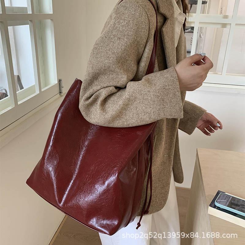 Fashion Casual Personality Popular Large Bag Women's Commuter Drawstring Lazy Casual Versatile Shoulder Bag Underarm Bucket Women's Bag