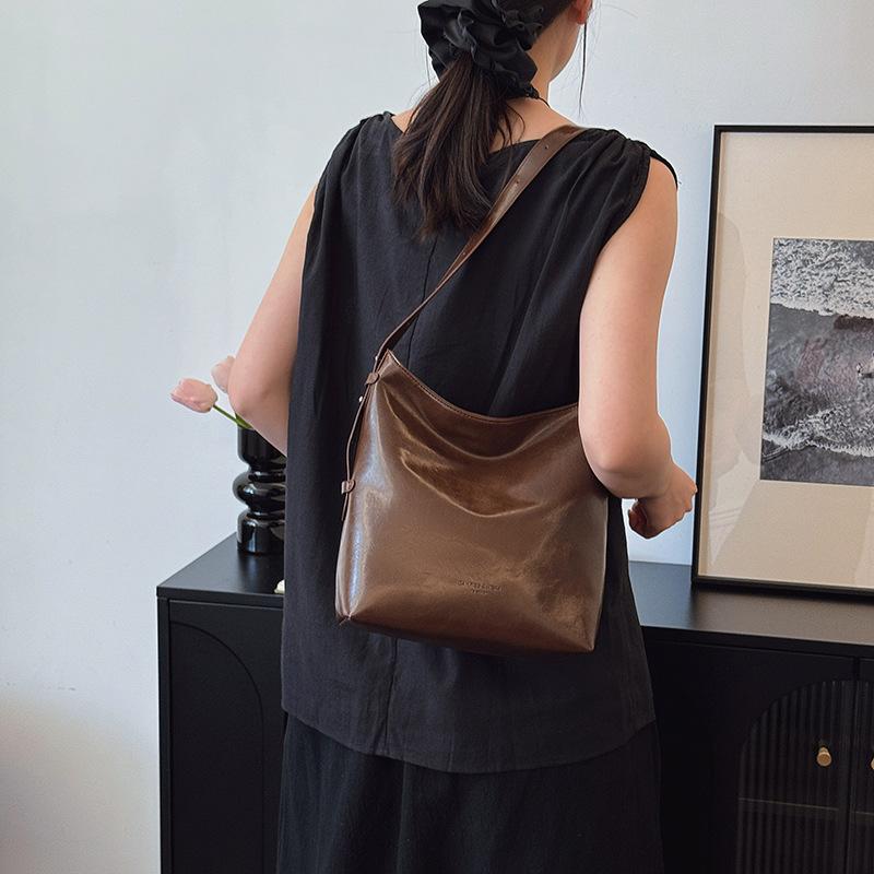 Versatile Single Shoulder Armpit Bag Women's New Casual Soft Leather Large-capacity Commuter Bucket Bag
