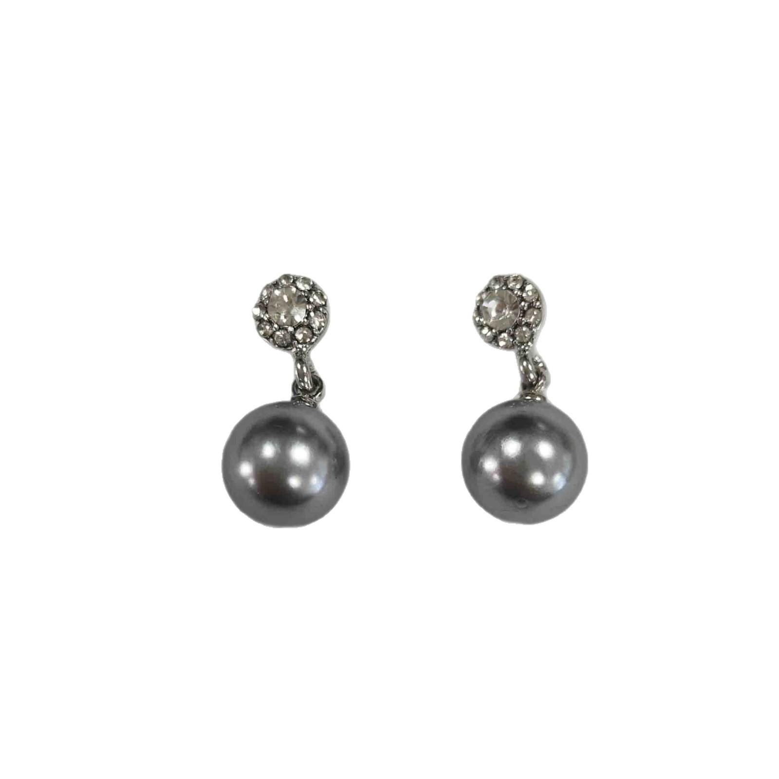 

Gray Pearl Stud Earrings: French-Inspired Design, Light Luxury, Unique and Fashionable.