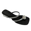 New Chinese Internet celebrities pinch feet thick heel medium heel slippers women 2025 new summer rhinestone cover toe versatile wear cool slippers