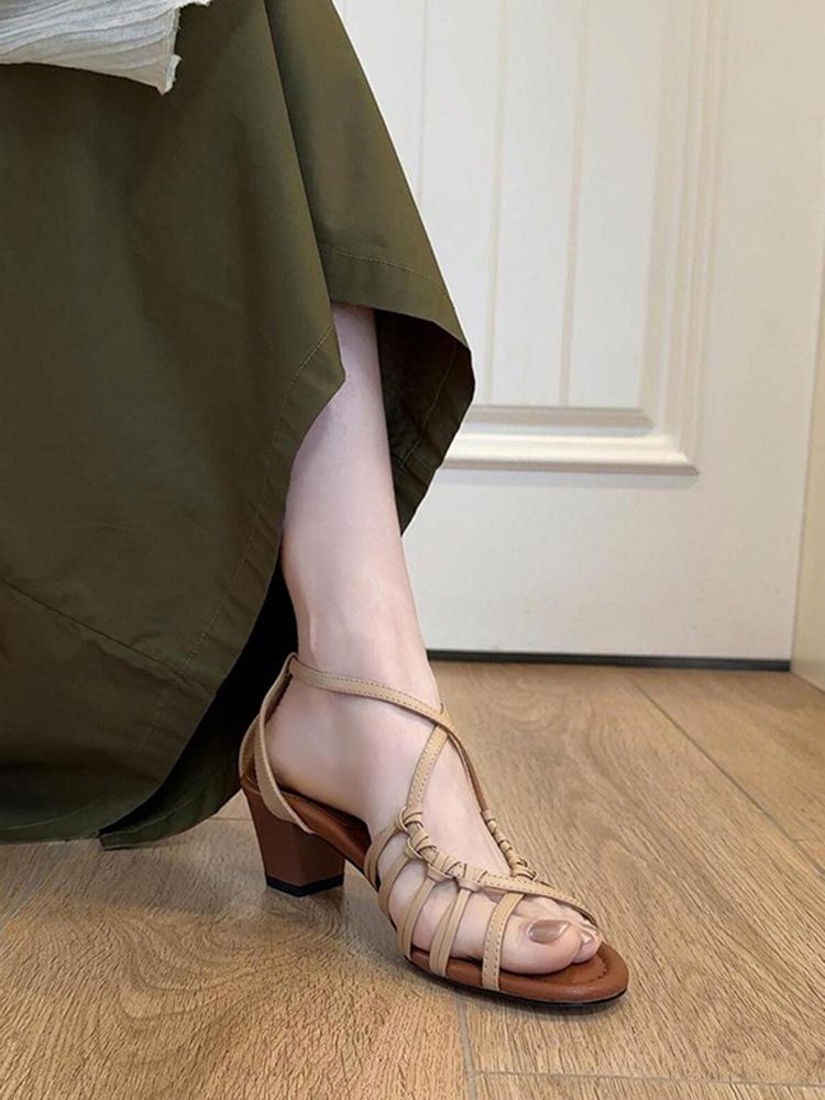 French Retro Woven Sandals Women's Wear 2025 New Heel Thick Heel Open-toed High-heeled Roman Shoes