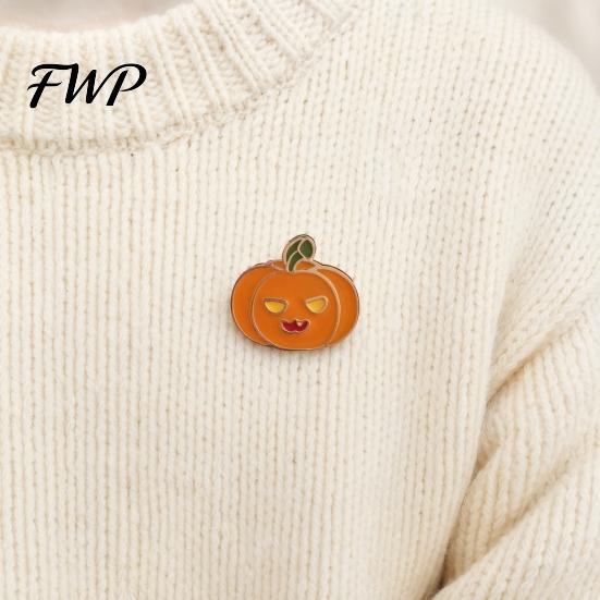 Halloween Brooch Pin Spooky Enamel Pin, Pumpkin Ghost Skull Haunted House Wear-resistant Decorative Accessory for Coats Bags Hats Scratch-resistant
