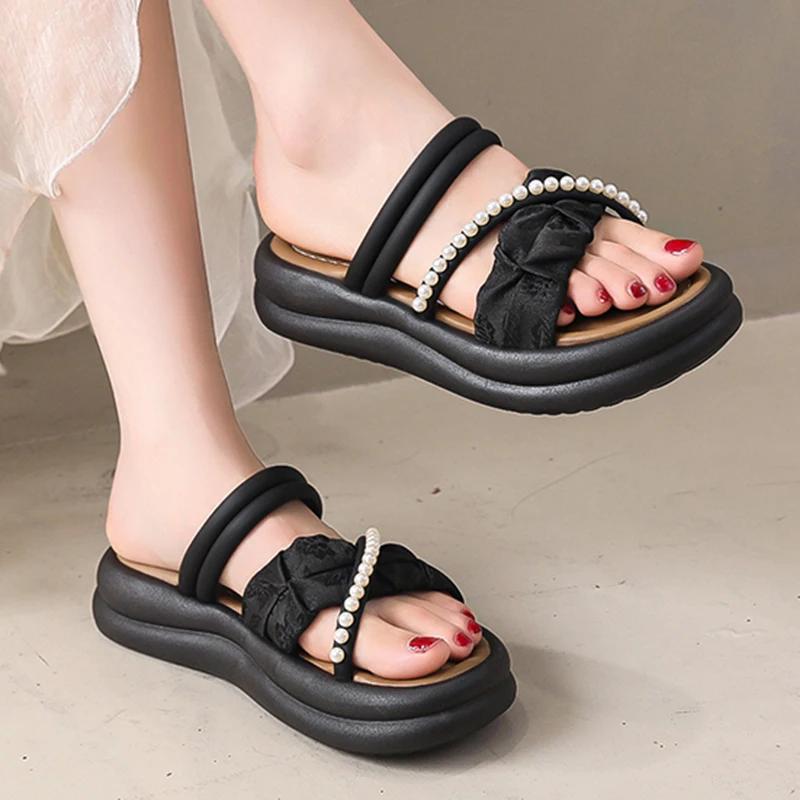 Mode Mode String Perlen Plateau Sandalen Damen Neu Mix Farbe Plissee Offene Zehen Sandale Frau Anti-Rutsch Lackleder Sandalias Mujer