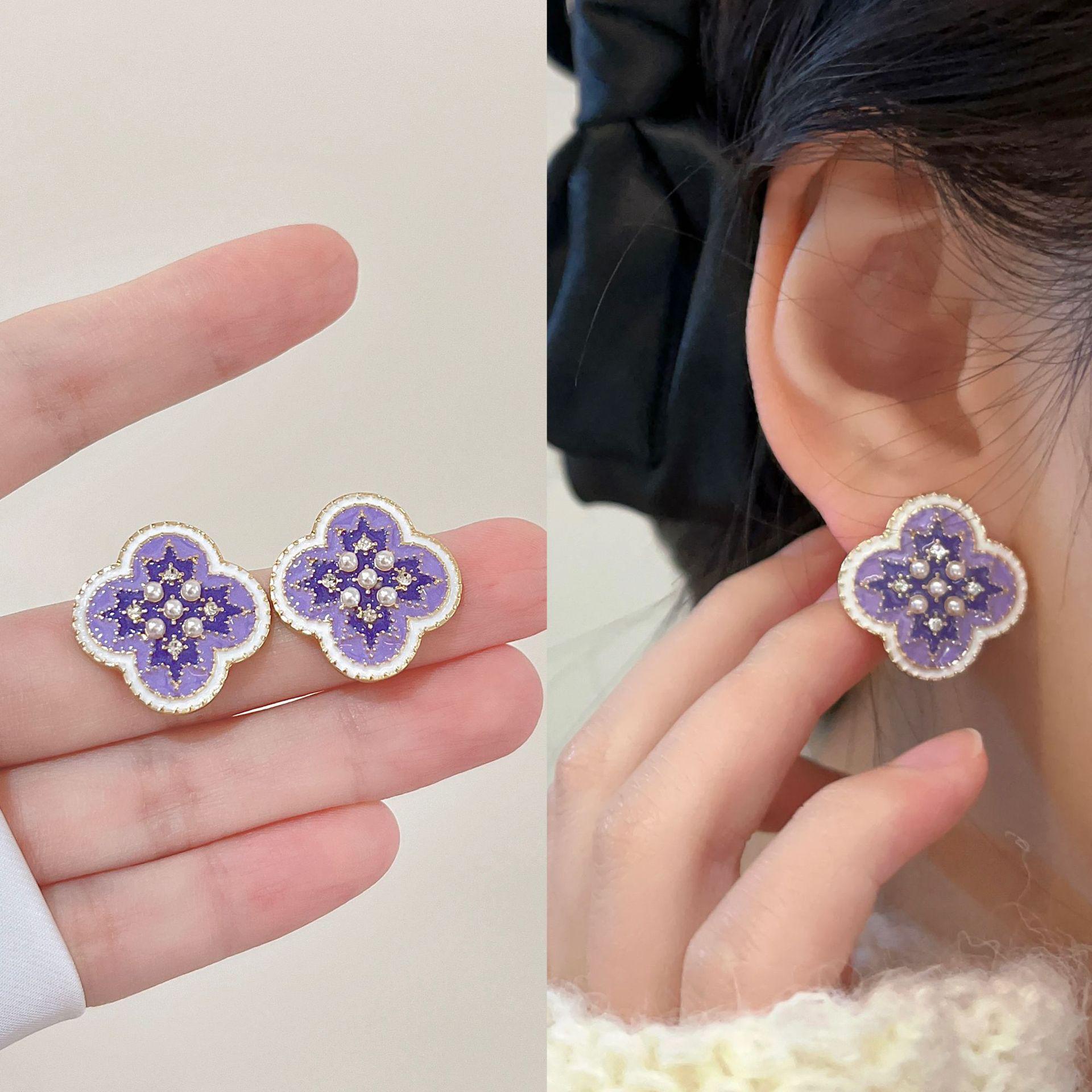 

Chinese Retro Court Flower Earrings: Elegant, Unique, No-Piercing Ear Clips for Women