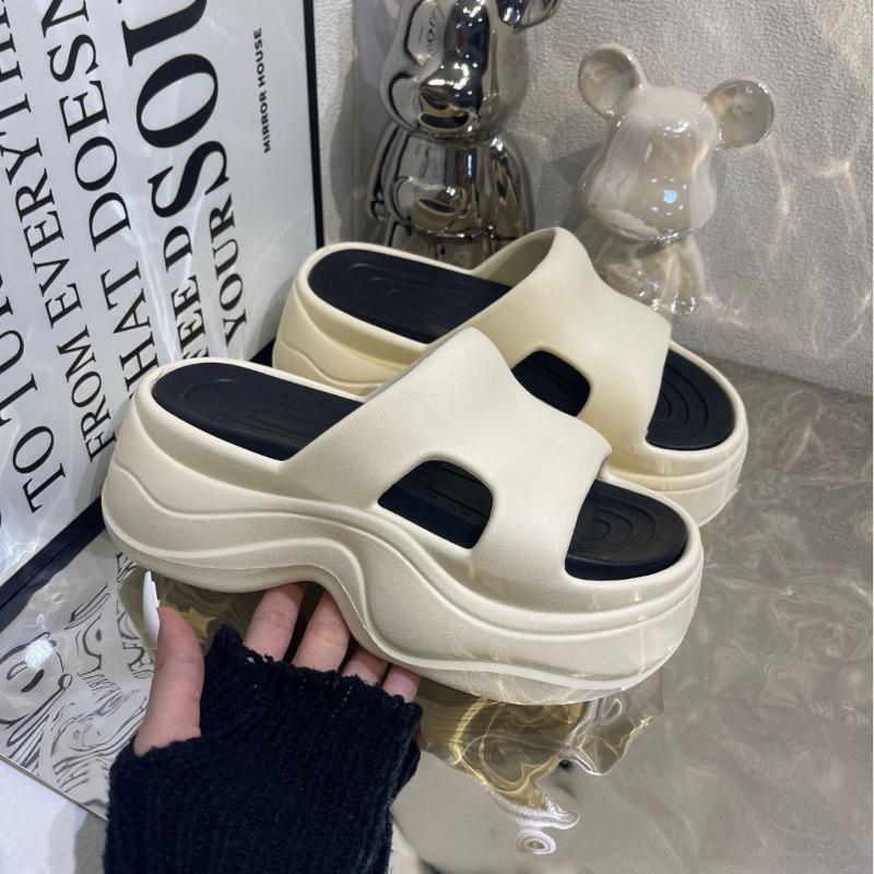 EVA Thick-soled Super Soft Anti-slip Slippers Are A New Type of Fashionable and Versatile Summer Outerwear Slippers for Women