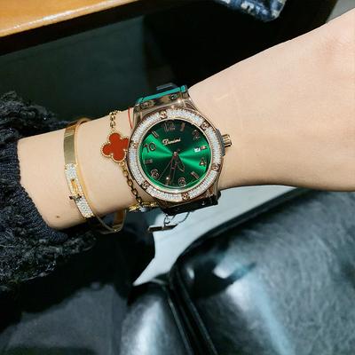 Fashionable and Domineering Quartz Watch with Large Dial, Elegant and Simple Three-hand Rhinestone with Calendar Silicone Band Watch for Women