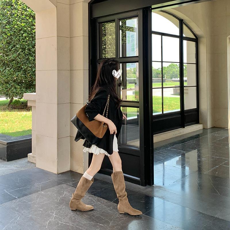 Su Yinyin has the same Shibuya boots~ V-mouth pointed suede thick heel high knight boots with thin temperament and western stacking boots