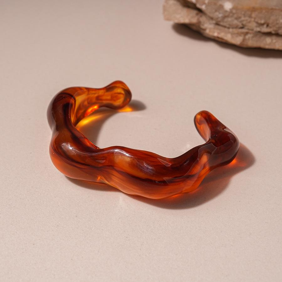 Coffee Resin Bracelets for Women Amber Blend Hyperbole Geometric Bangles Jewelry Vintage Fashion Pulseras 2026 Autumn Winter New