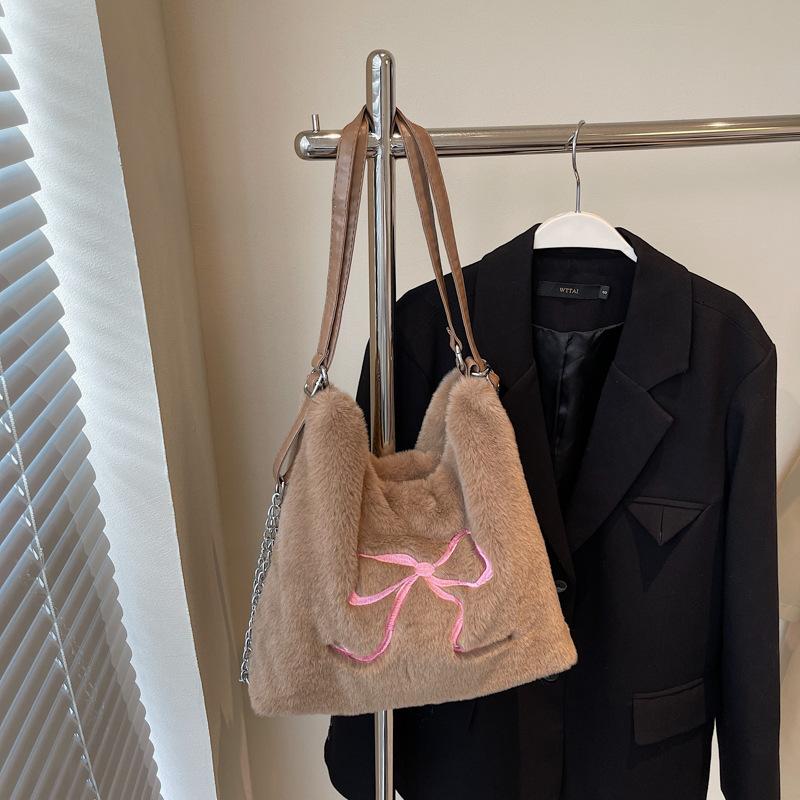 

Casual Mao Mao large-capacity tote bag fashionable women s armpit bag 2024 new backpack bow shoulder bag темно-коричневого кольору