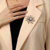 Spilla a forma di girasole per donna, Spilla con strass intarsiati per abito, cappotto, scialle, Spilla accessorio versatile per madre, matrimonio