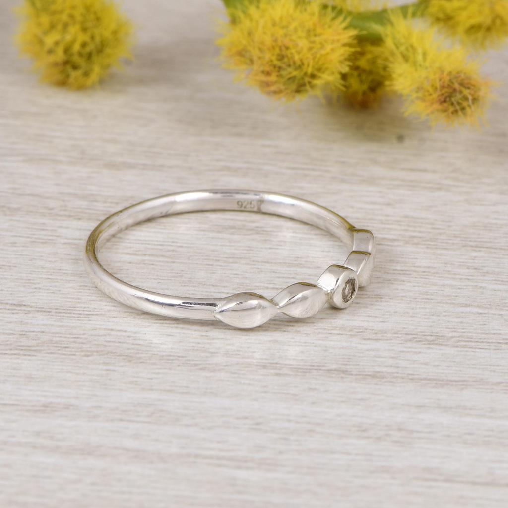 White Topaz Minimalist Ring – 925 Sterling Silver Dainty Stackable Ring – Delicate Beaded Band with Tiny Gemstone – Everyday Jewelry Gift