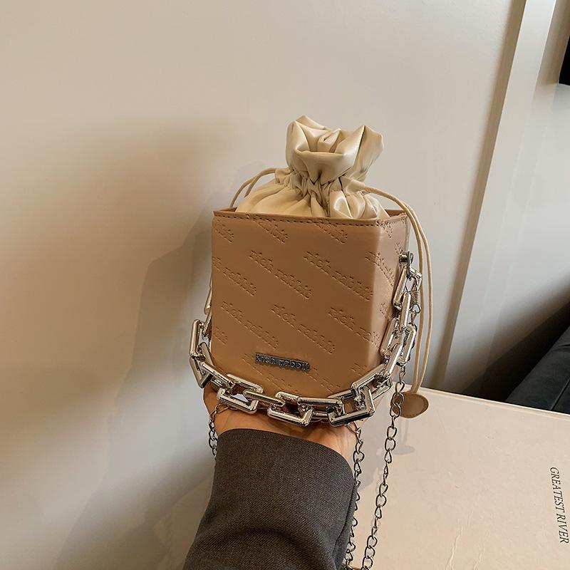 Fashionable Trendy Bucket Shoulder Bag Simple Fashion Crossbody Bag for Women Summer New Style Trendy Simple Small Bag