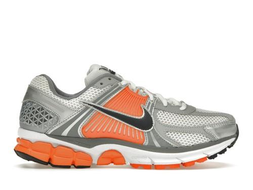 

Nike Air Zoom Vomero 5 Platinum Tint Safety Orange - FJ4151-002 EU 40.5 сірий колір
