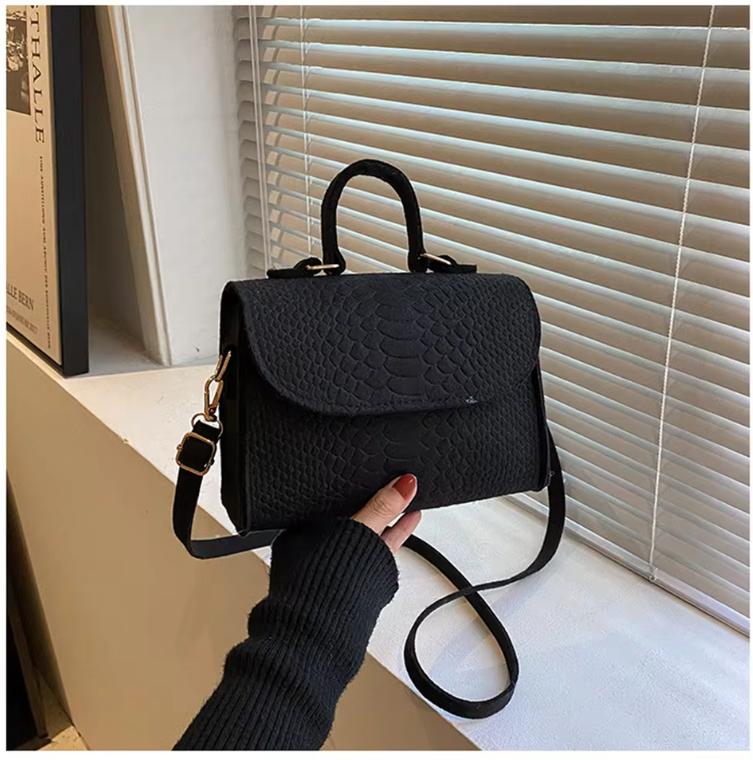 Women's Felt Shoulder Bag Ladies Handbags Luxury Designer 2026 New Fashion Alligator Pattern Square Crossbody Bag Messenger Bag
