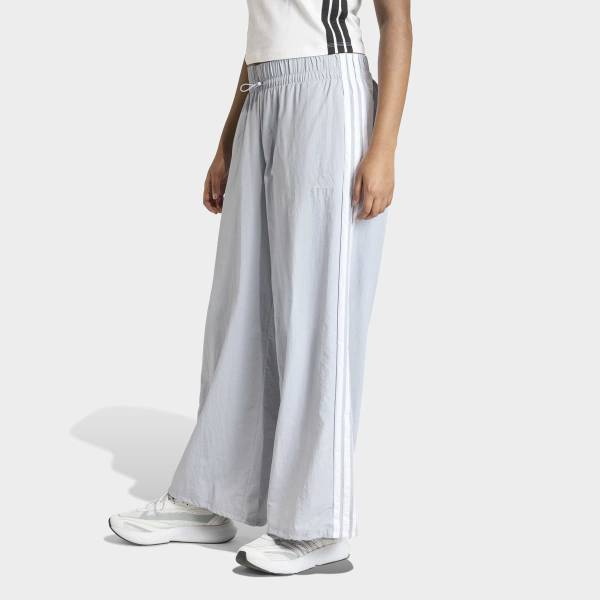 

AdidaS Women S Comfortable And StyliSh Soft eSSential 3S Parachute pantS AXS