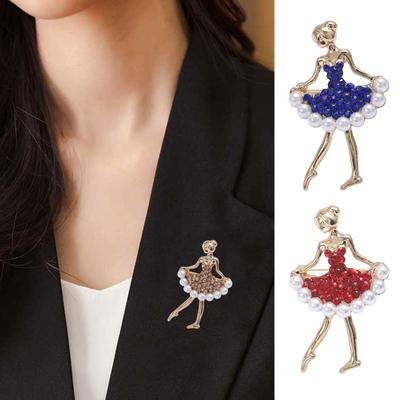 Elegantní brož ve tvaru tanečnice - lesklé kamínky, umělé perly, odznak na klopu obleku, šperky, dárkové doplňky, doplňky na kabát