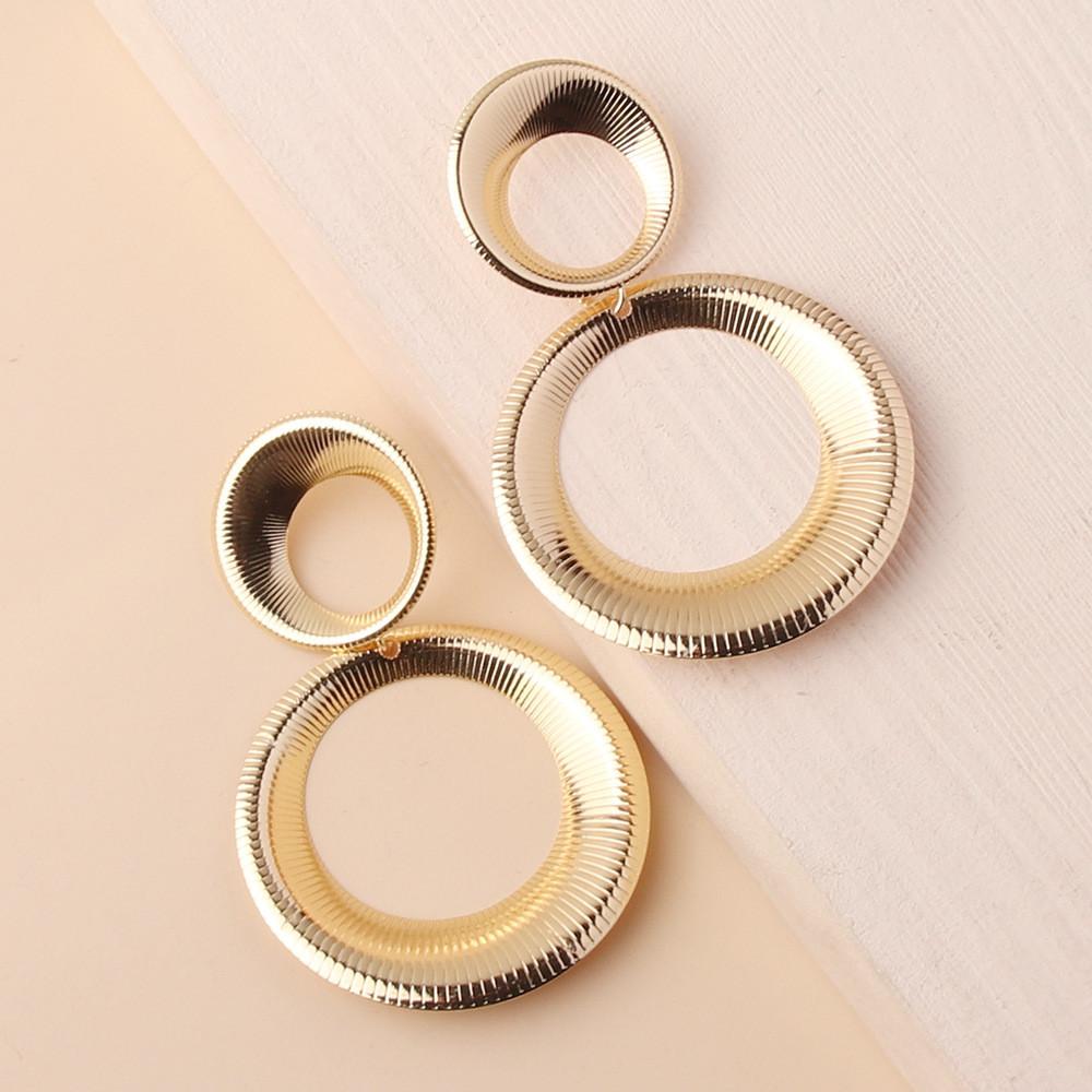 Elegant Metal Earrings With Geometric Shape And Gold Finish For Celebrations