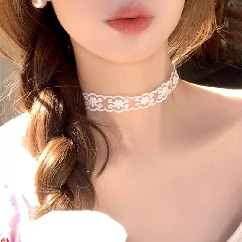 

Женские шейные аксессуары Короткое жемчужное ожерелье Годовое собрание Кружево Flower pendant (simple)