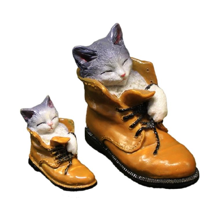 Cat Statue Cat Sleeps In Boot Resin Ornament Funny Desk Top Decorations Gift