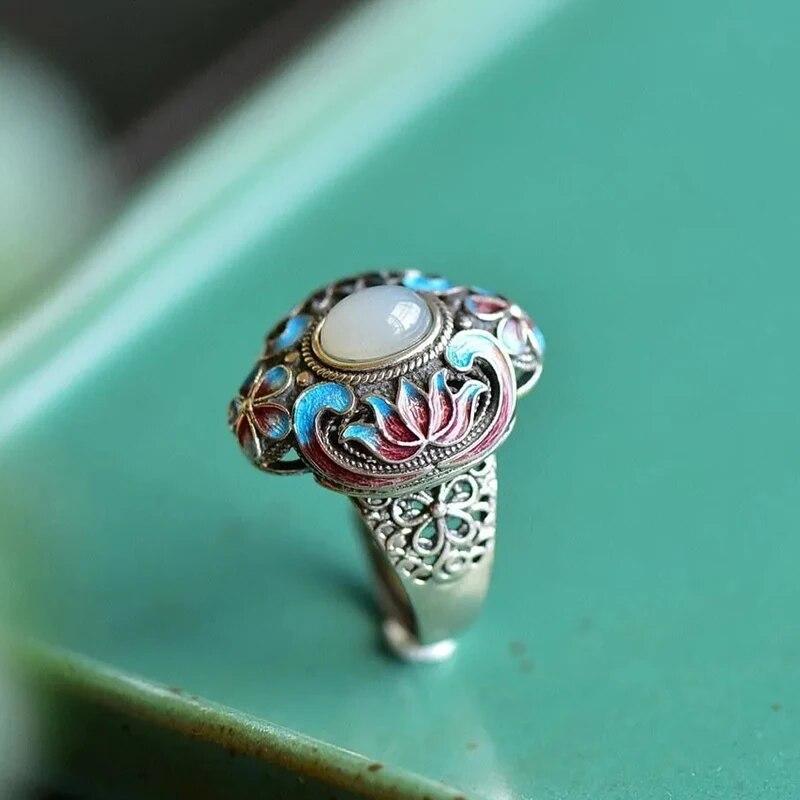 Designer Original Craft Intarsien Emaille Porzellan Lotus Natürlicher Chalcedon Verstellbarer Ring Ethnischer klassischer Damenschmuck